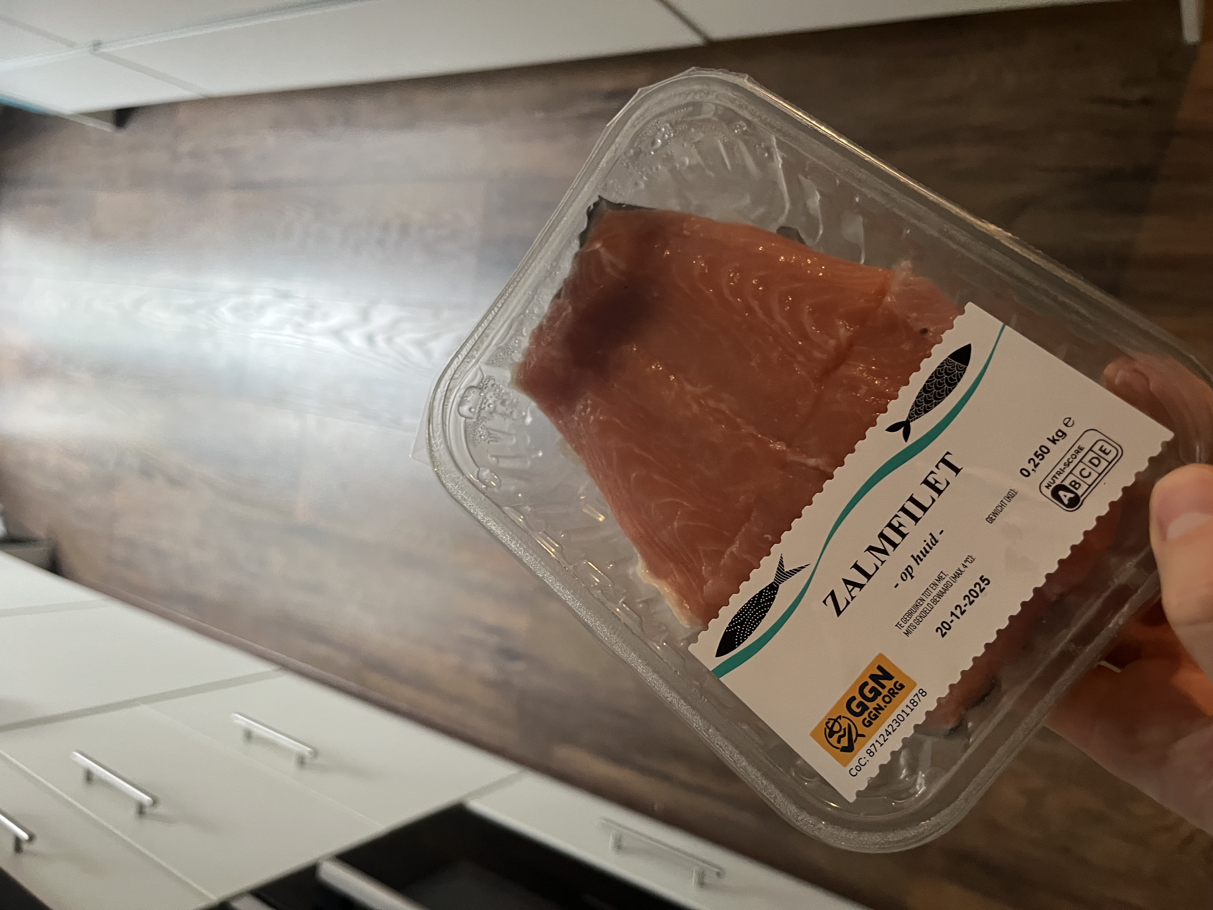 Voorbeeld van studiokwaliteit productfoto met AI